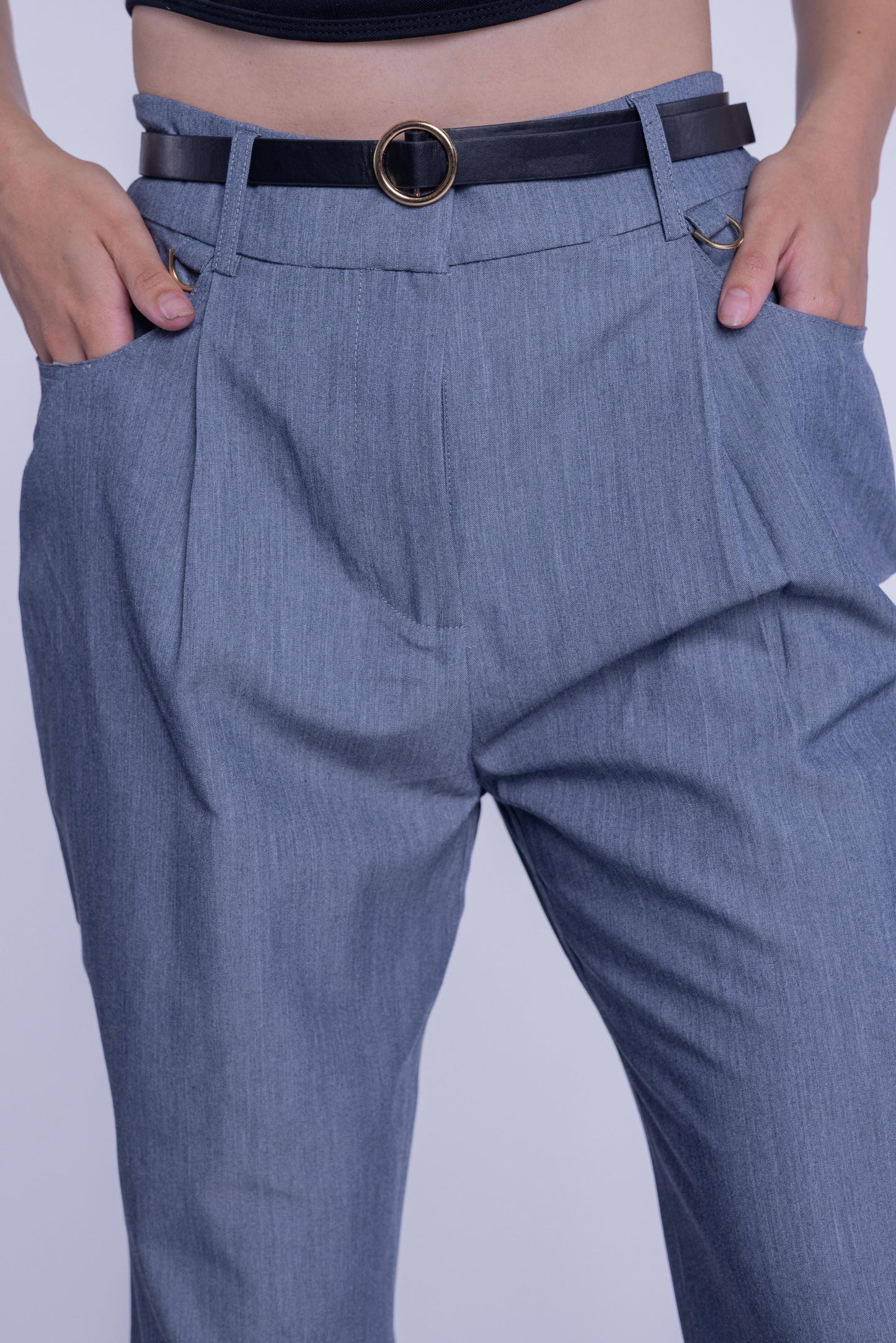 Pantalon de vestir satinado con cinturón