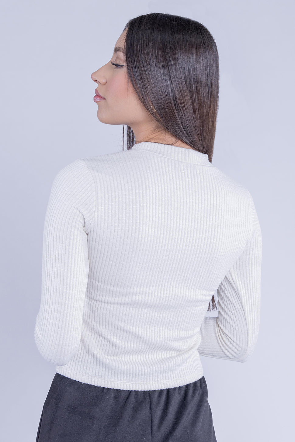 Blusa acanalada blanca de cuello redondo