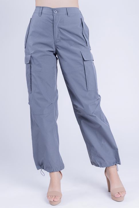 Pantalón gris cargo