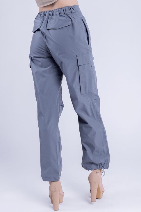 Pantalón gris cargo