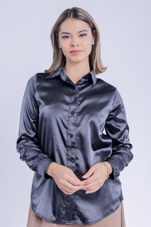 Blusa satinada negra