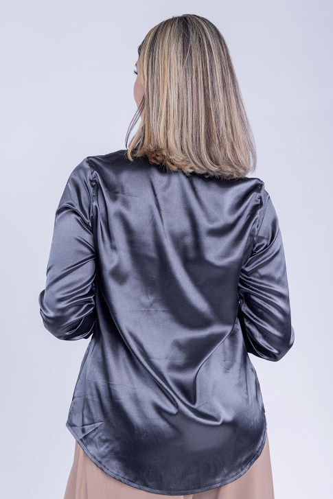 Blusa satinada negra