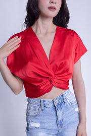 Crop top satinado con cruce