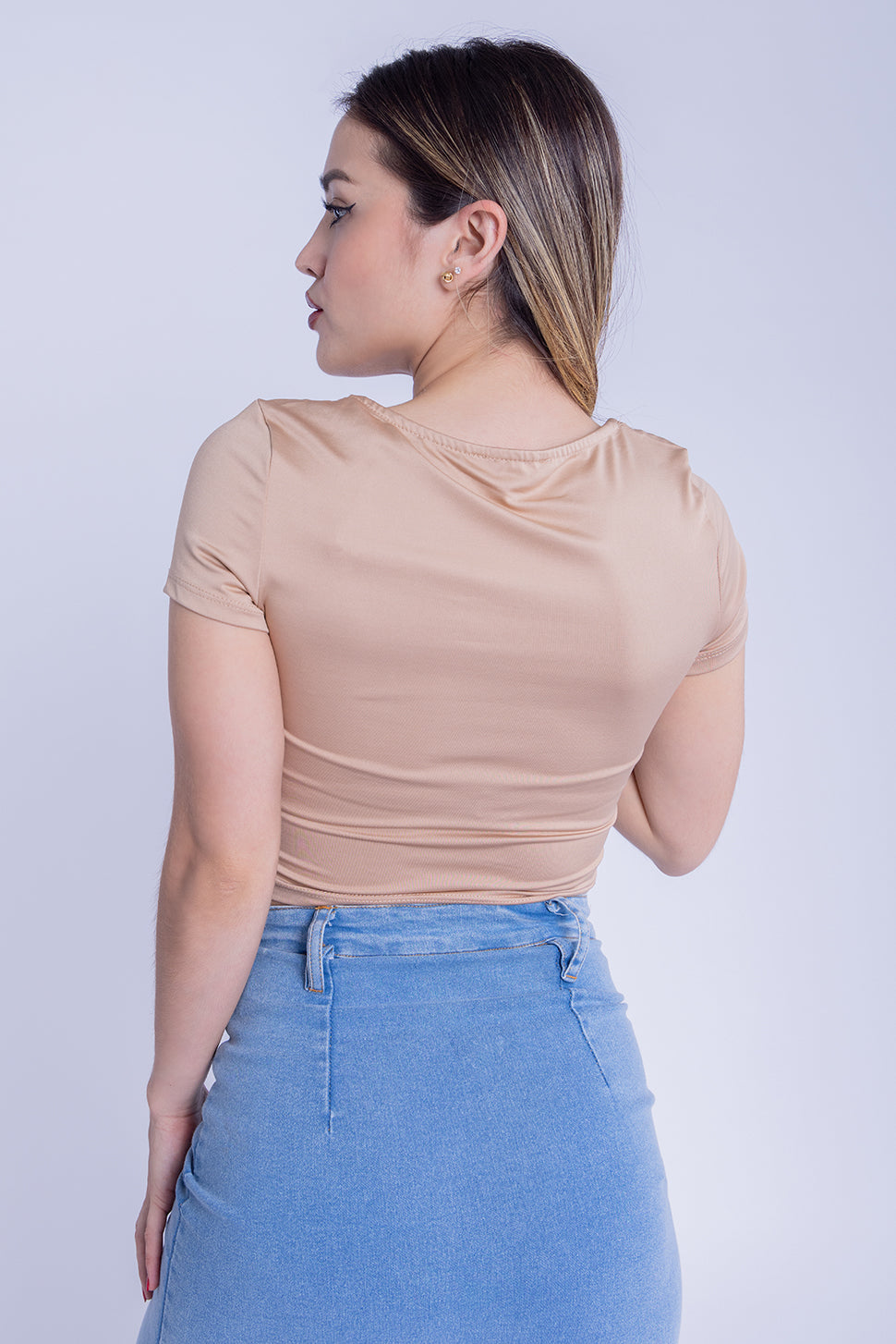 Crop top satinado beige