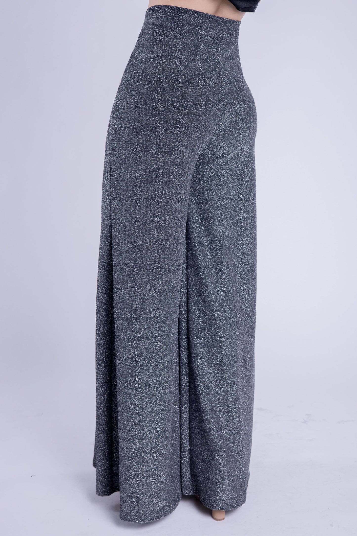 Pantalón acampanado gris