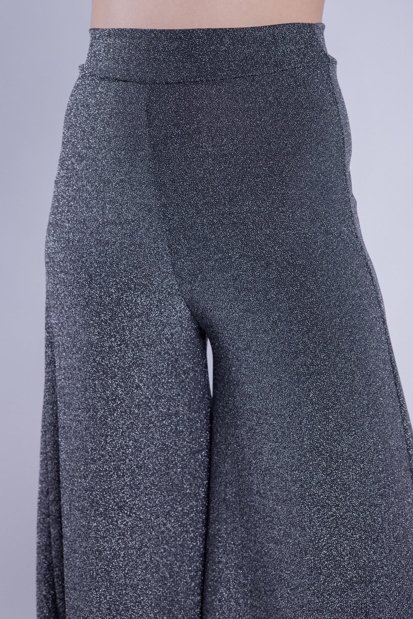 Pantalón acampanado gris