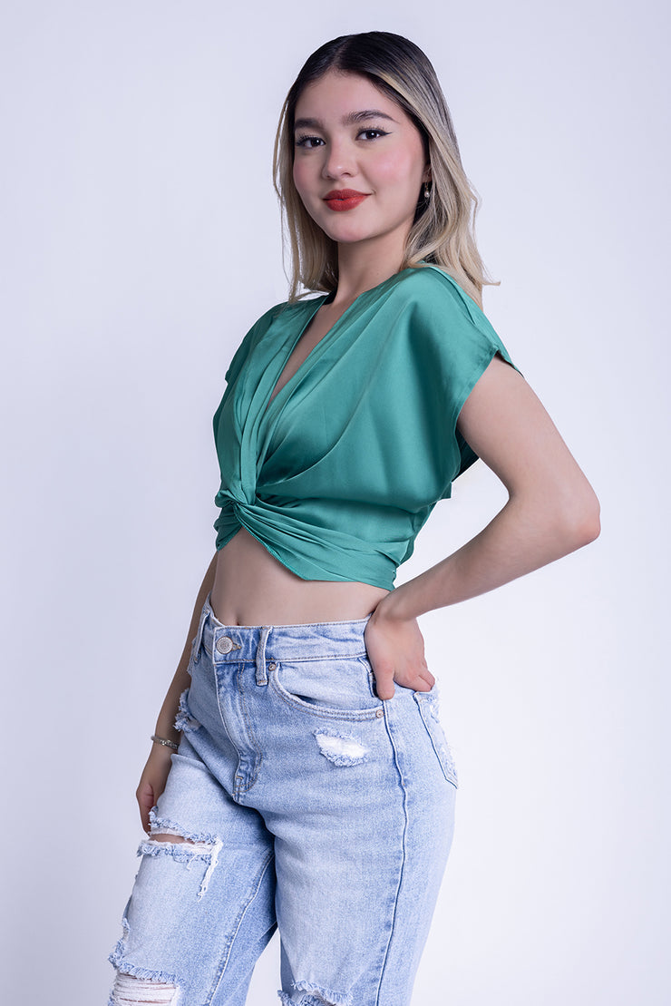 Crop top satinado con cruce