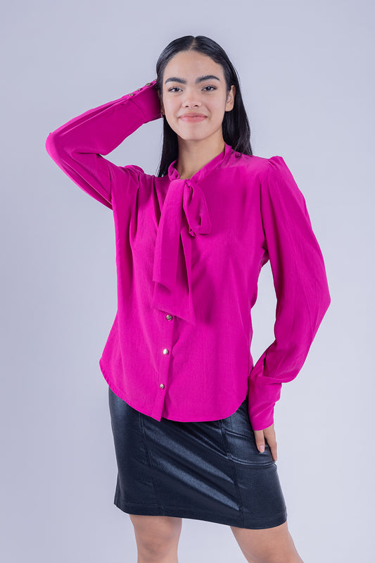 Blusa magenta con mascada