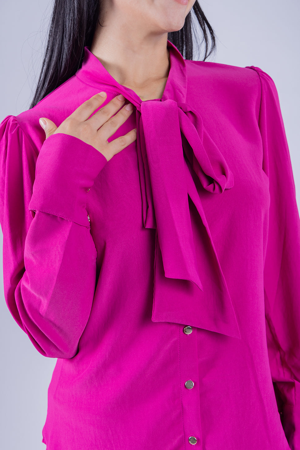 Blusa magenta con mascada