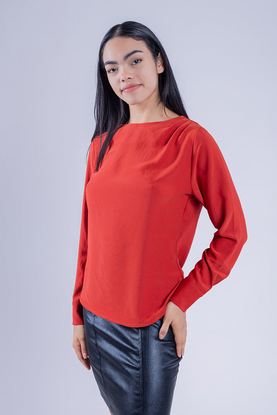 Blusa naranja de cuello redondo