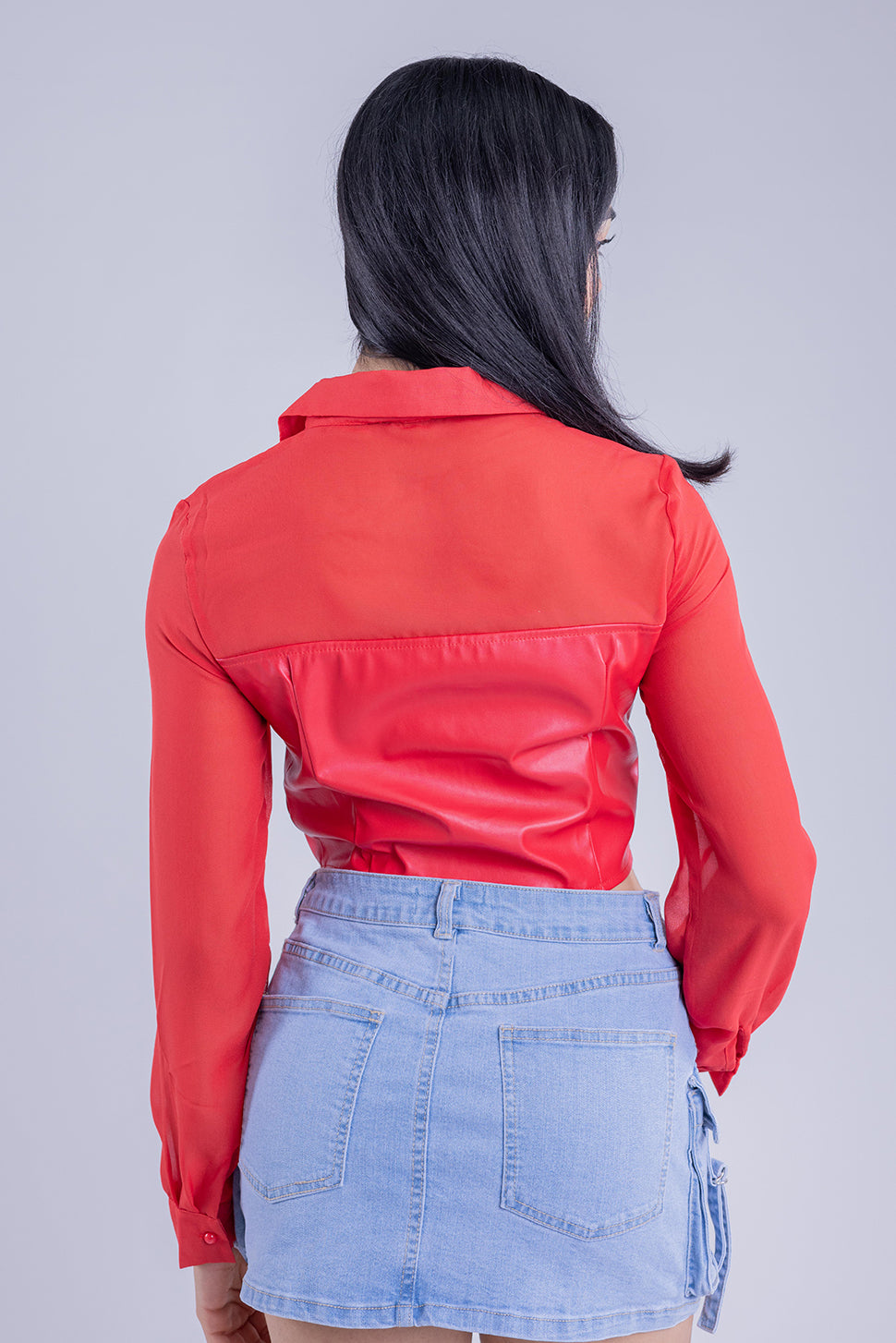 Crop top rojo de vinil