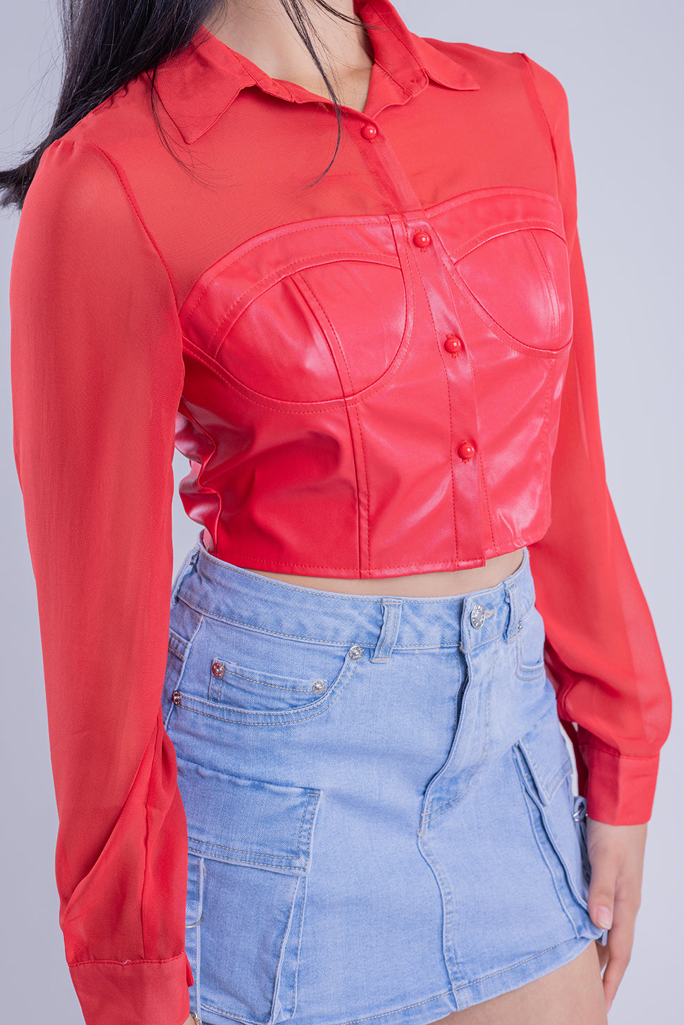 Crop top rojo de vinil