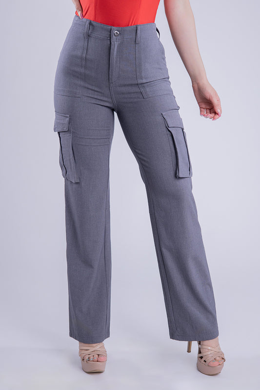 Pantalon gris con bolsas