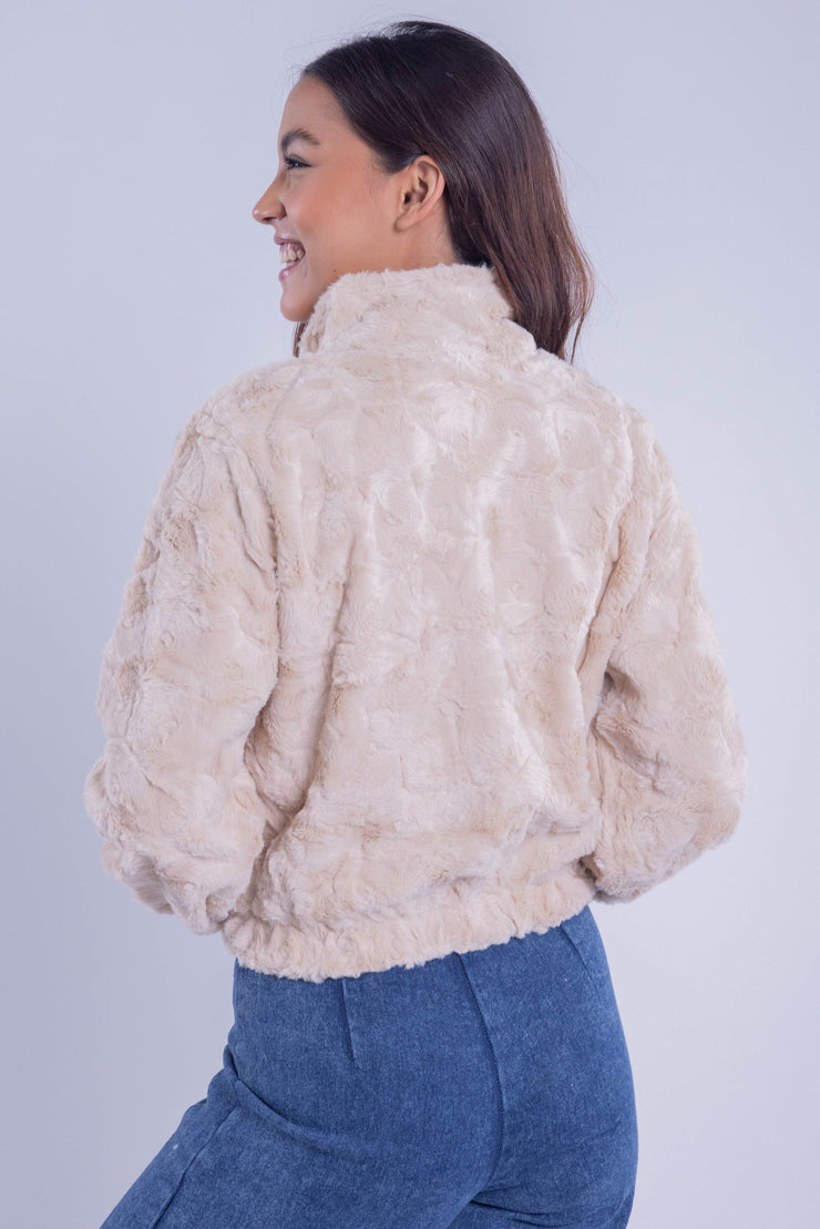 Sudadera crop de peluche con cuello alto