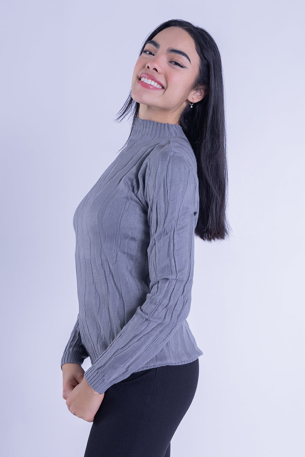 Blusa gris con diseños