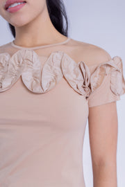 Blusa beige plisada olan